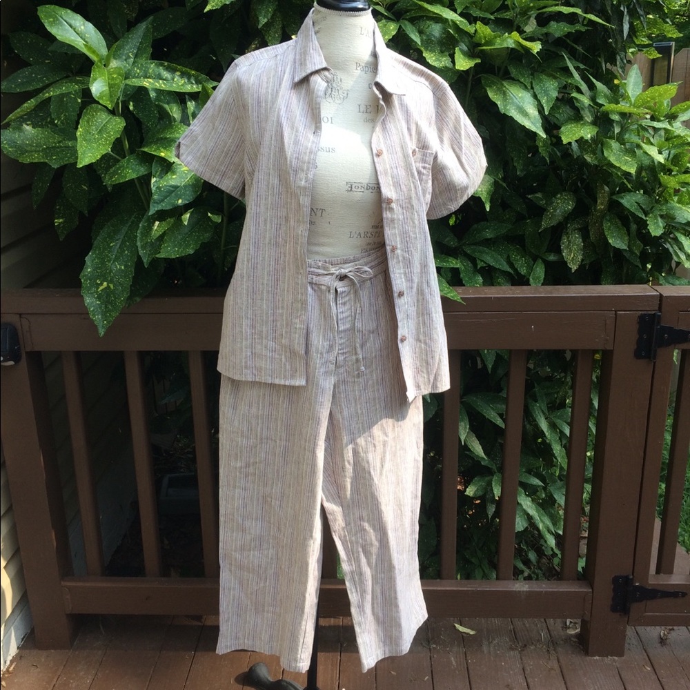 Cute Beach Linen (55%) Top and Bottoms